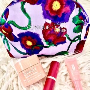 Clinique "Cosmetic Bag with Goodies in Floral" NWT